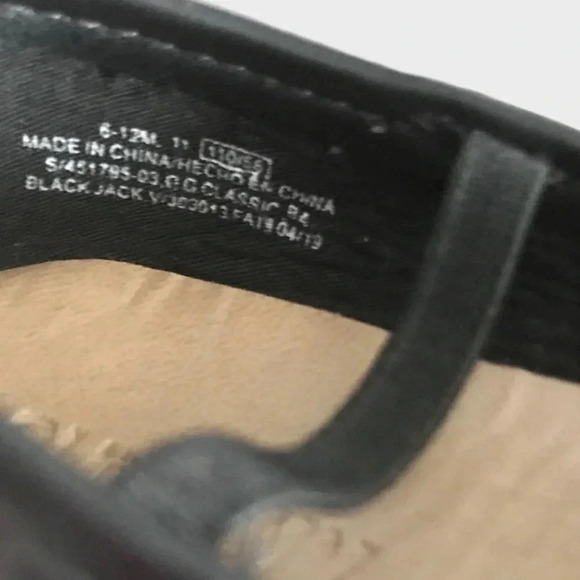 Old  Navy Flats - Picture 6 of 9